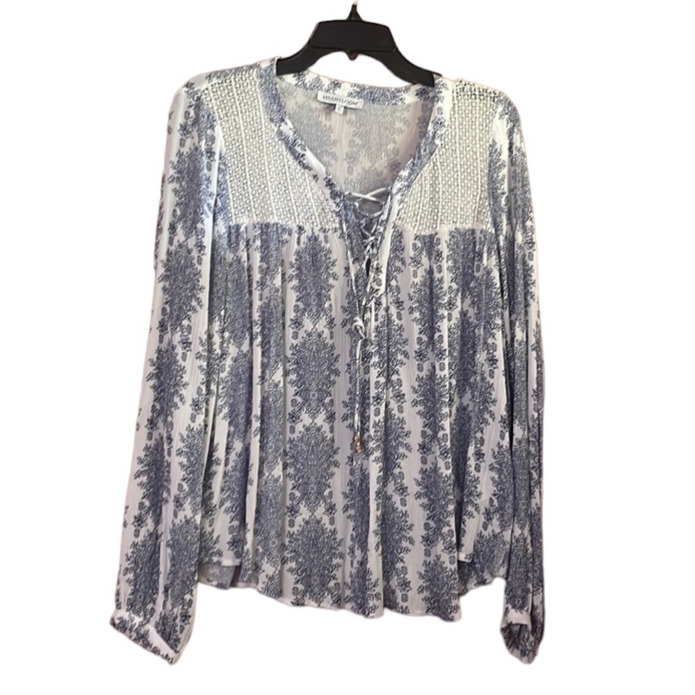 •HEARTLOOM•WHITE/BLUE FLORAL CROCHET LACE UP GAUZE MATERIAL BLOUSE SIZE SMALL